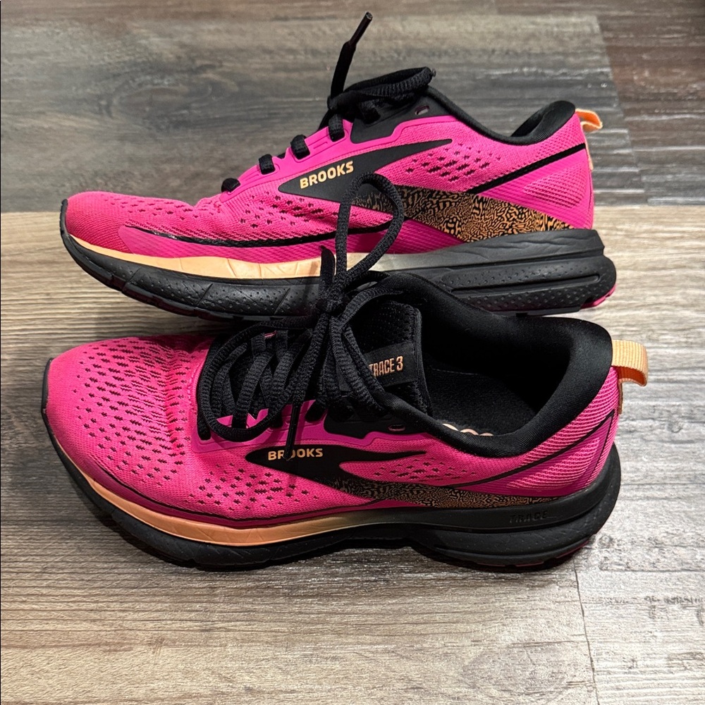 Brooks Women's Athletic Shoes in Pink and Black